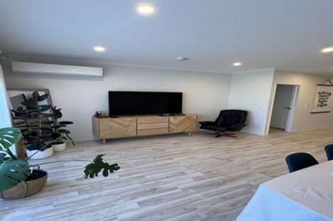 Photo of property in 98 Matairangi Avenue, Totara Heights, Auckland, 2105