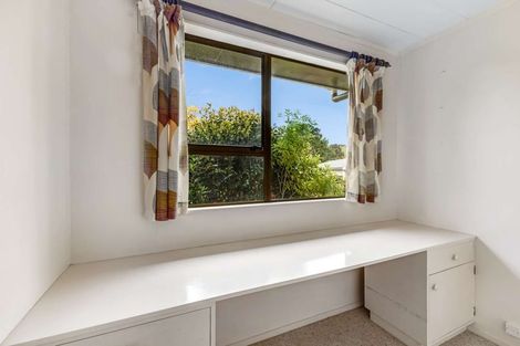 Photo of property in 114b Riversdale Drive, Merrilands, New Plymouth, 4312