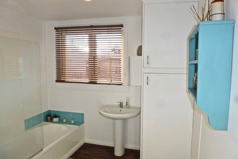 Photo of property in 10 Parakai Street, Paraparaumu, 5032