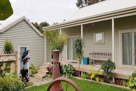 Photo of property in 19 Kakariki Grove, Waikanae, 5036