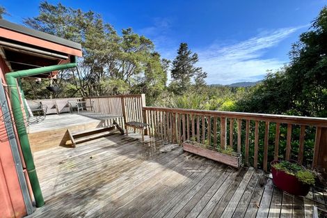 Photo of property in 65 Laingholm Drive, Laingholm, Auckland, 0604