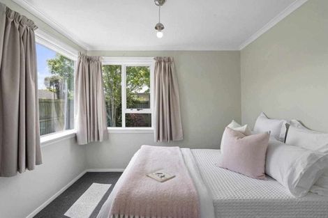 Photo of property in 16 Epsom Road, Sockburn, Christchurch, 8042