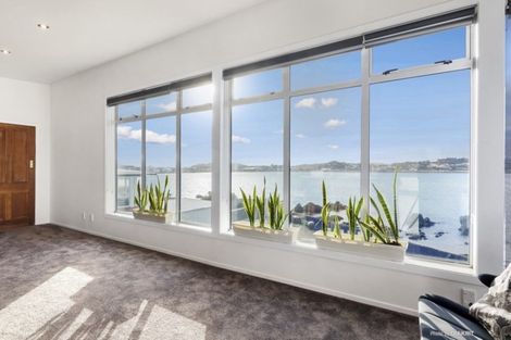 Photo of property in 277 Queens Drive, Lyall Bay, Wellington, 6022