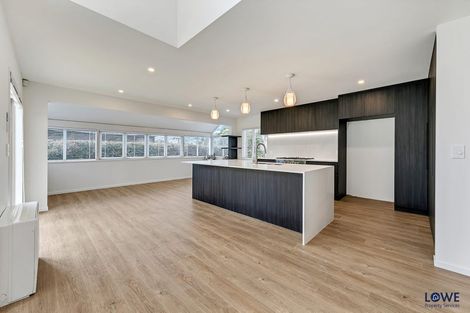 Photo of property in 1/2 Hauraki Road, Hauraki, Auckland, 0622