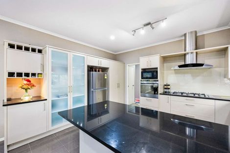 Photo of property in 1 Seresin Crescent, Flat Bush, Auckland, 2016