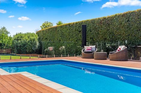 Photo of property in 29 Knights Road, Rothesay Bay, Auckland, 0630