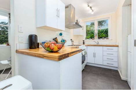 Photo of property in 62 Severn Street, Island Bay, Wellington, 6023