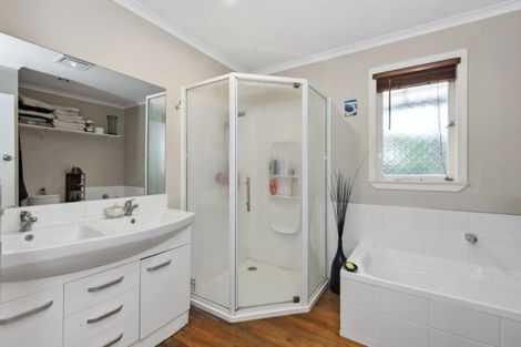 Photo of property in 18 Holloway Place, Forest Lake, Hamilton, 3200