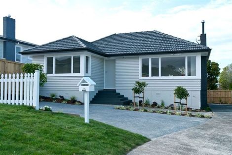 Photo of property in 16 Hauraki Crescent, Pinehill, Auckland, 0632