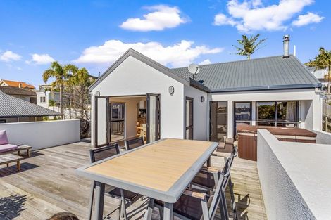 Photo of property in 1/13 Mizpah Road, Waiake, Auckland, 0630