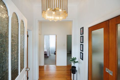 Photo of property in 24 Oxford Street, Hokowhitu, Palmerston North, 4410