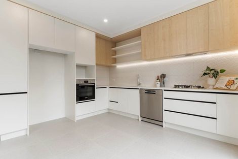 Photo of property in 48b Portadown Avenue, Pakuranga Heights, Auckland, 2010