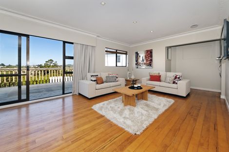 Photo of property in 20 Tauhara Street, Green Bay, Auckland, 0604