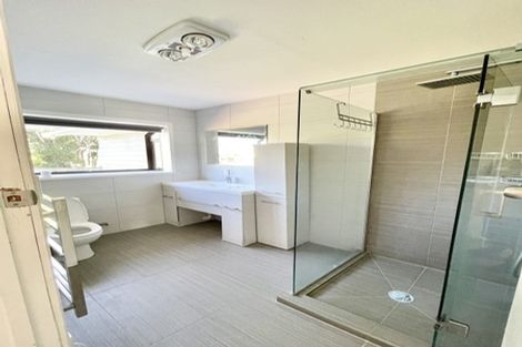 Photo of property in 4 Seaton Road, Murrays Bay, Auckland, 0630