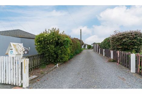 Photo of property in 17 Quebec Place, Wainoni, Christchurch, 8061
