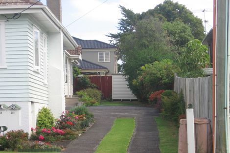 Photo of property in 2/2 Alma Road, Milford, Auckland, 0620