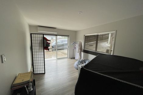 Photo of property in 43a Condor Place, Unsworth Heights, Auckland, 0632