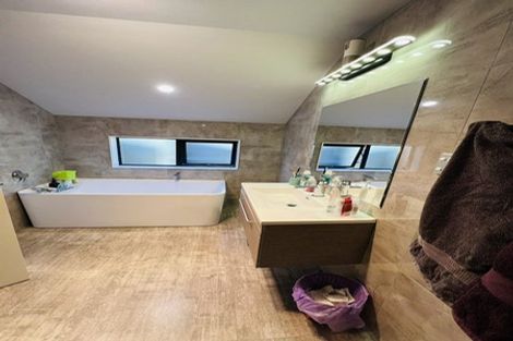 Photo of property in 23 Reserva Crescent, Kumeu, 0810