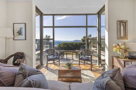 Photo of property in 65 Marine Parade, Seatoun, Wellington, 6022