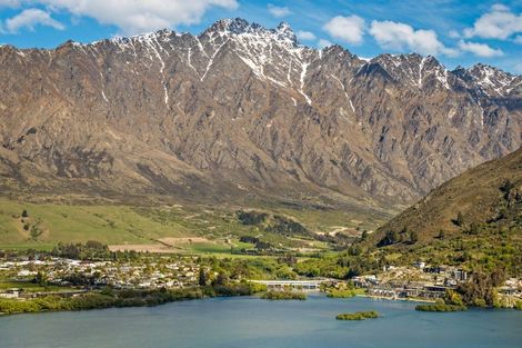 Photo of property in 2 Lynch Lane, Queenstown Hill, 9300