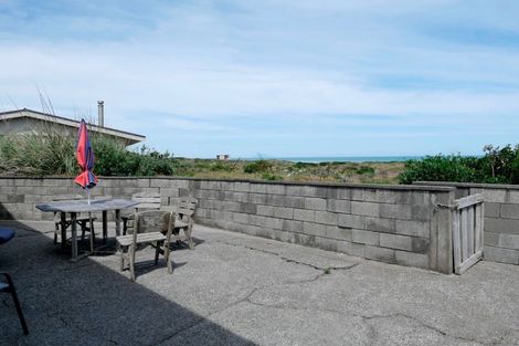 Photo of property in 7 Kent Avenue, Waitarere Beach, Levin, 5510