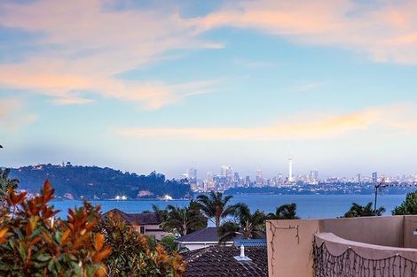 Photo of property in 2/16 Bluefin Way, West Harbour, Auckland, 0618