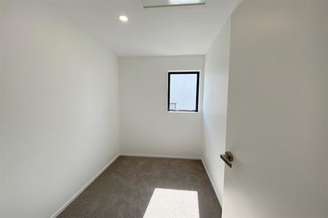 Photo of property in 35b Crestview Rise, Papakura, 2110