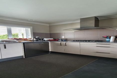 Photo of property in 10 Nirmal Place, Sunnyvale, Auckland, 0612