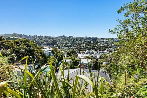 Photo of property in 112 Eden Street, Island Bay, Wellington, 6023