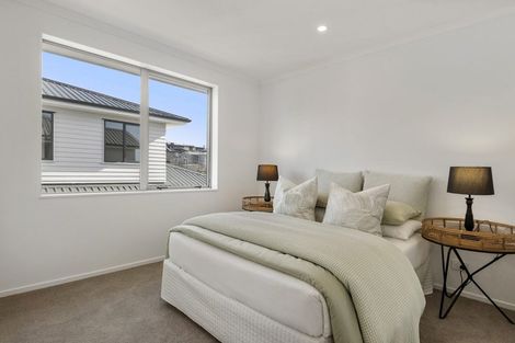 Photo of property in 11 Owen Chapman Drive, Red Beach, 0932