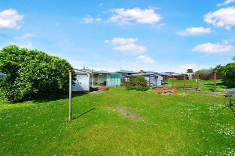 Photo of property in 24 Cobham Crescent, Kelston, Auckland, 0602