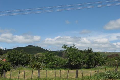 Photo of property in 18 Main Road, Tolaga Bay, 4077