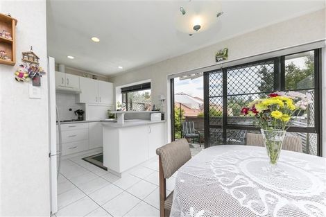 Photo of property in 4a Skilgate Avenue, New Lynn, Auckland, 0600