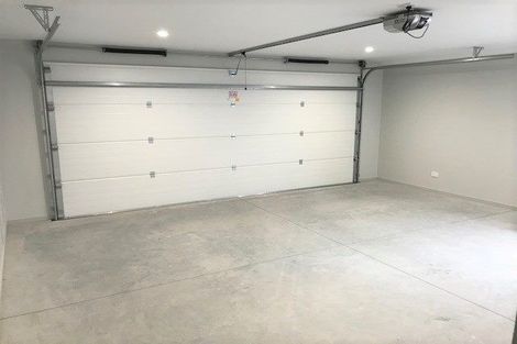 Photo of property in 37 Riverglade Parkway, Te Atatu South, Auckland, 0610