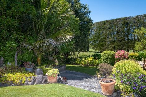 Photo of property in 12 Deakin Place, Clive, 4102