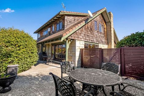 Photo of property in 43 Kilkenny Place, Fitzherbert, Palmerston North, 4410