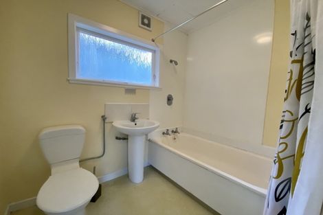 Photo of property in 2/123 Makara Road, Karori, Wellington, 6012