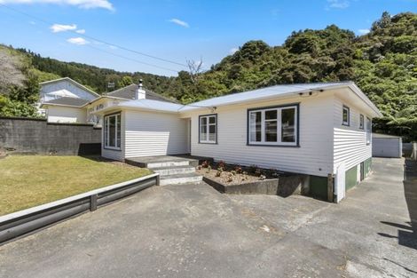 Photo of property in 68 Lees Grove, Wainuiomata, Lower Hutt, 5014