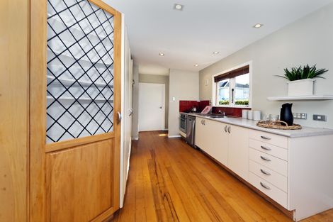 Photo of property in 20 Tauhara Street, Green Bay, Auckland, 0604