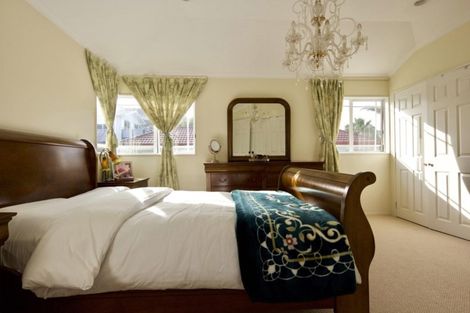 Photo of property in 2/32 Spencer Road, Pinehill, Auckland, 0632