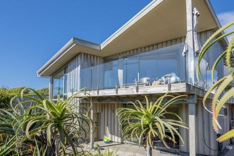 Photo of property in 31 Kapiti Lane, Otaki Beach, Otaki, 5512
