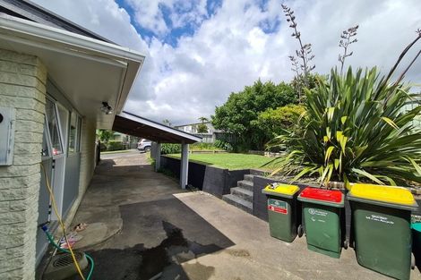 Photo of property in 2 Te Ngaere Place, Merrilands, New Plymouth, 4312