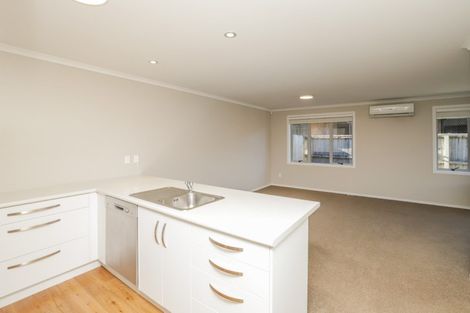 Photo of property in 9/27 Jones Crescent, Melville, Hamilton, 3206