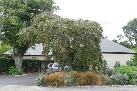 Photo of property in 5 Oakmont, Heretaunga, Upper Hutt, 5018