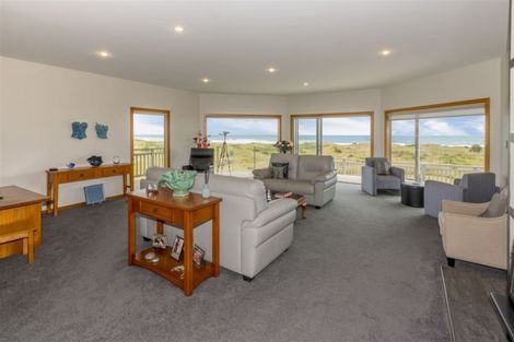 Photo of property in 103 Rua Avenue, Waitarere Beach, Levin, 5510
