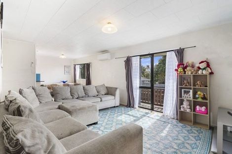 Photo of property in 6 Katrina Place, Massey, Auckland, 0614