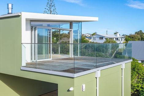 Photo of property in 20a Queens Road, Waikanae Beach, Waikanae, 5036