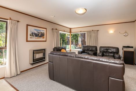 Photo of property in 26 Burbank Crescent, Churton Park, Wellington, 6037
