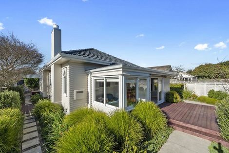 Photo of property in 14 Strowan Avenue, Fairfield, Hamilton, 3214