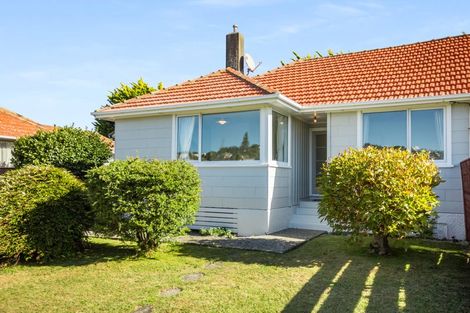 Photo of property in 96 Main Road, Titahi Bay, Porirua, 5022